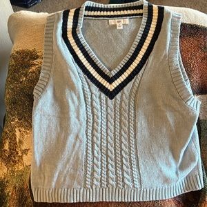 Brass Plum, by Nordstrom. Knitwear vest, size small.